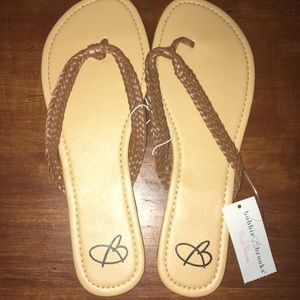 brooks sandals